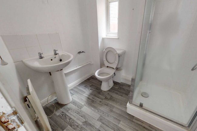 40 Garfield Road, London SW11 5PN 1