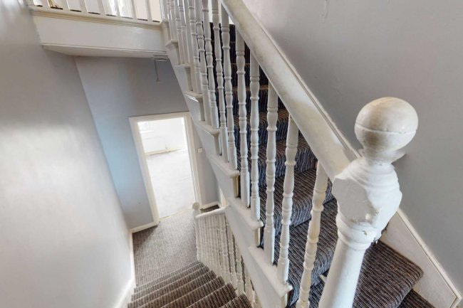 40 Garfield Road, London SW11 5PN 1