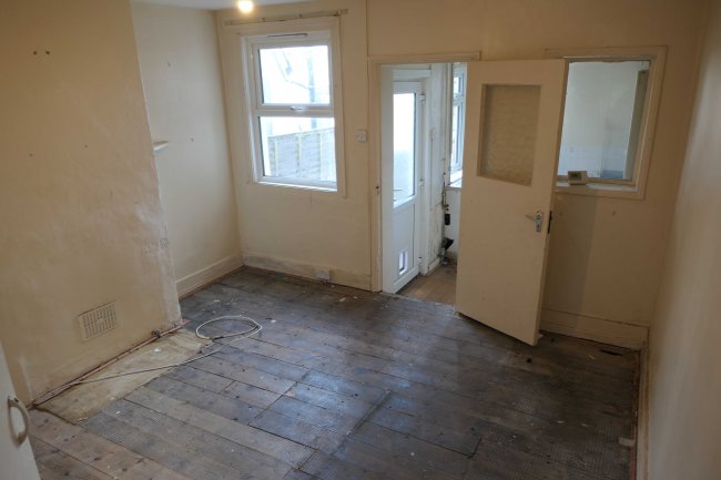 9 Bretland Road, Rusthall, Royal Tunbridge Wells, Kent, TN4 8PS  4