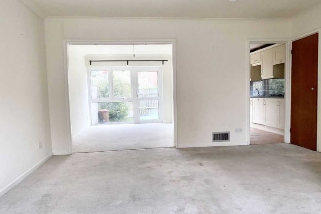 43 Harrison Close, Reigate, Greater London RH2 7HS 6