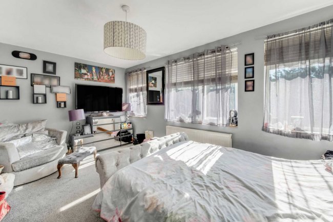 2 Spears Walk, Brighton, West Sussex, BN2 6PN
 6