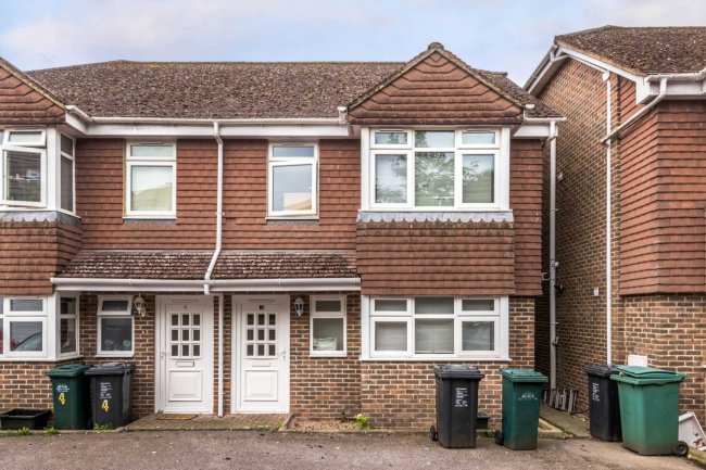 3 Spears Walk, Brighton, West Sussex, BN2 6PN
 7