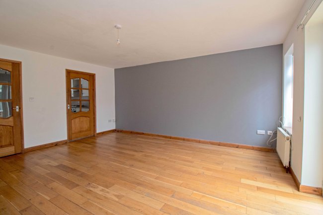 4 Spears Walk, Brighton, West Sussex, BN2 6PN
 8