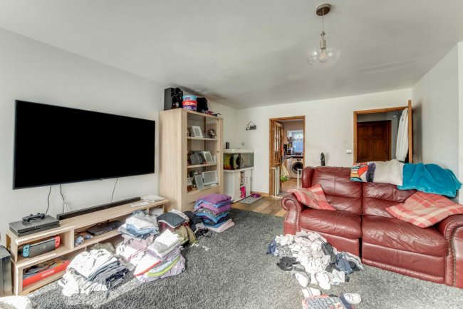 7 Spears Walk, Brighton, West Sussex, BN2 6PN
 1