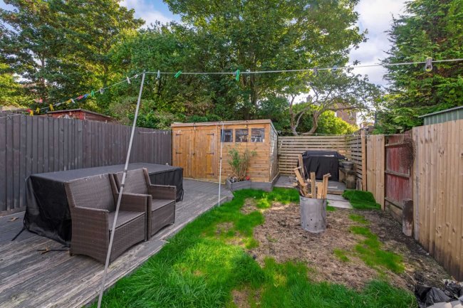 7 Spears Walk, Brighton, West Sussex, BN2 6PN
 1