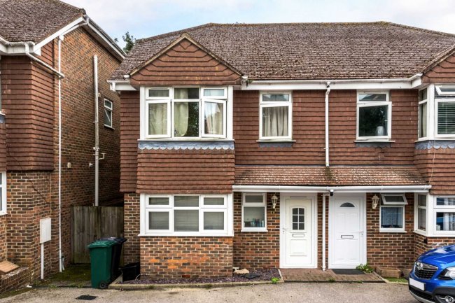8 Spears Walk, Brighton, West Sussex, BN2 6PN
 2