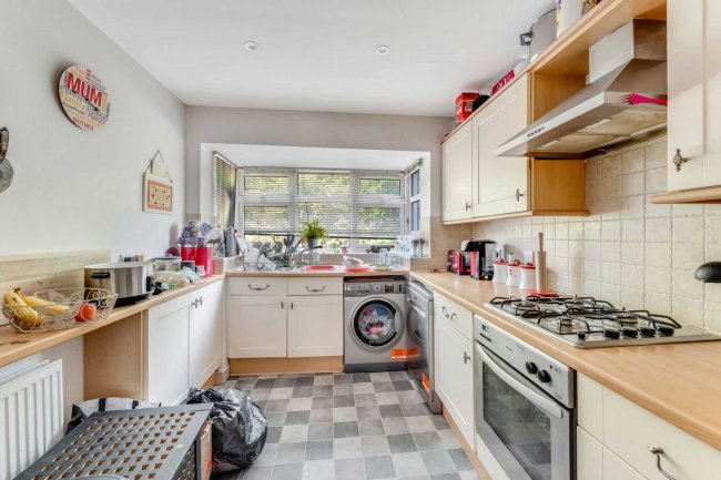 10 Spears Walk, Brighton, West Sussex, BN2 6PN
 4