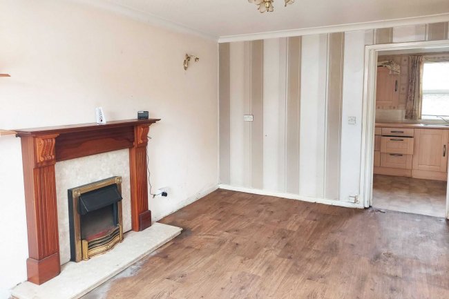 20 Eltham Gardens, Leeds, Yorkshire, LS6 2TX
 5