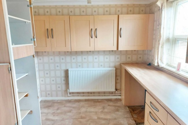 20 Eltham Gardens, Leeds, Yorkshire, LS6 2TX
 5