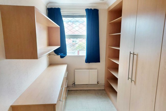 20 Eltham Gardens, Leeds, Yorkshire, LS6 2TX
 5