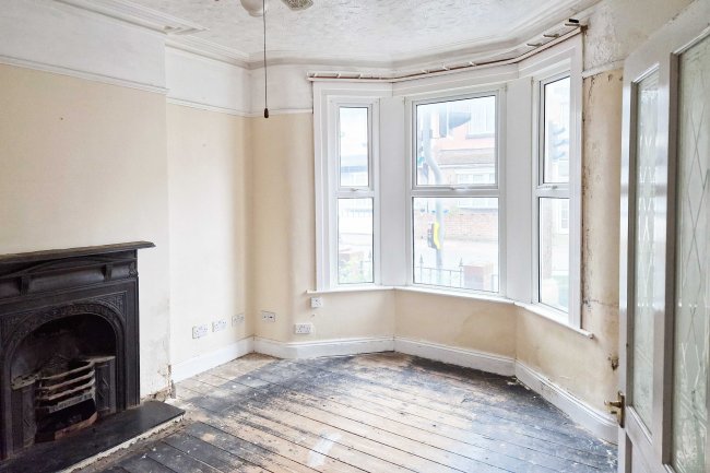 37 Main Road, Queenborough, Kent, ME11 5BW
 3