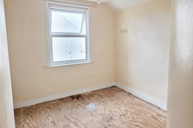 37 Main Road, Queenborough, Kent, ME11 5BW
 3