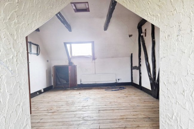 37 Main Road, Queenborough, Kent, ME11 5BW
 3