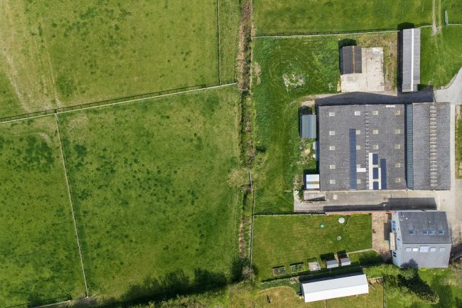 The Old Dairy, Drovers Farm, Henton, Chinnor, Oxfordshire OX39 4AP
 3