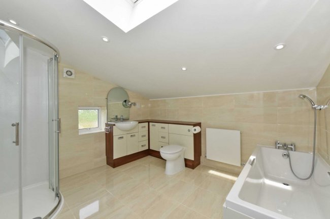 The Old Dairy, Drovers Farm, Henton, Chinnor, Oxfordshire OX39 4AP
 3