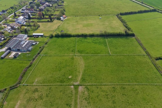 The Old Dairy, Drovers Farm, Henton, Chinnor, Oxfordshire OX39 4AP
 3