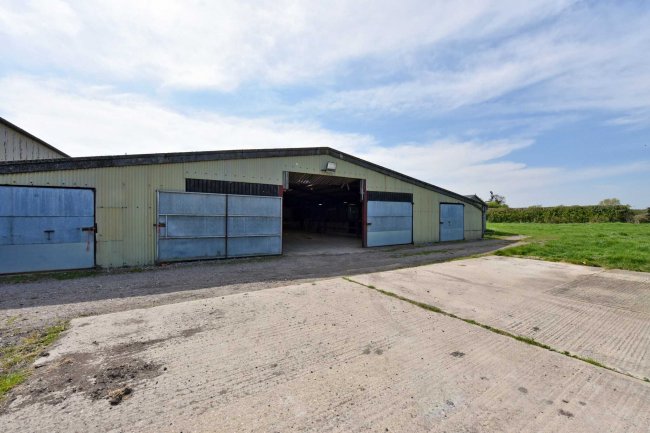 The Old Dairy, Drovers Farm, Henton, Chinnor, Oxfordshire OX39 4AP
 3