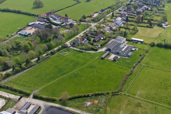 The Old Dairy, Drovers Farm, Henton, Chinnor, Oxfordshire OX39 4AP
 3