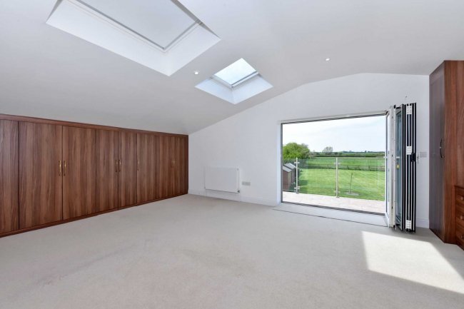 The Old Dairy, Drovers Farm, Henton, Chinnor, Oxfordshire OX39 4AP
 3