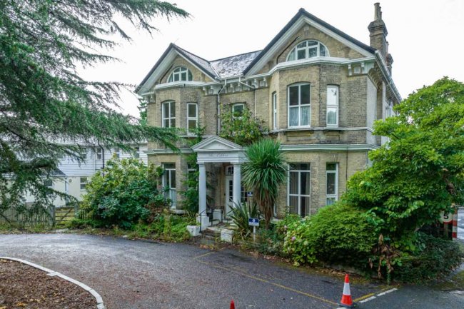 The Elders, Epsom Road, Ewell, Surrey KT17 1JT
 6