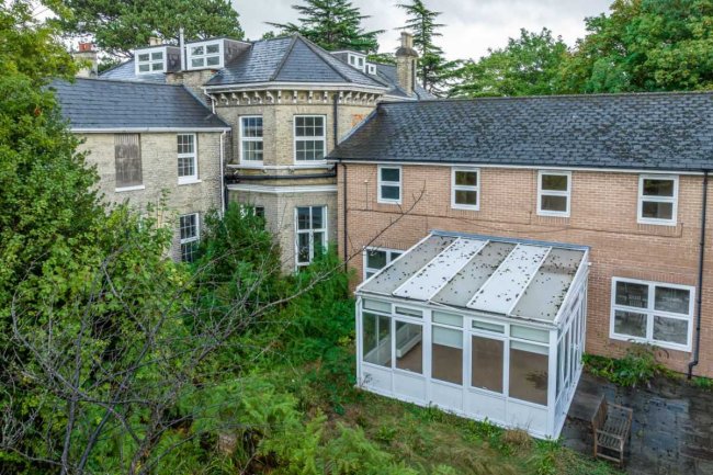 The Elders, Epsom Road, Ewell, Surrey KT17 1JT
 6