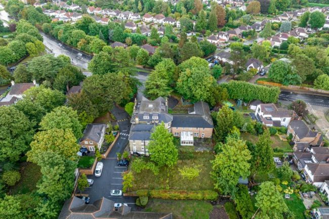 The Elders, Epsom Road, Ewell, Surrey KT17 1JT
 6