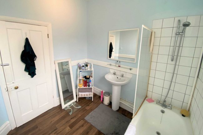 91 Thornbury Road, Isleworth, TW7 4NL
 6