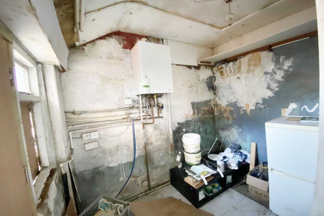 350 Manchester Road, Droylsden, Manchester, M43 6QX
 6