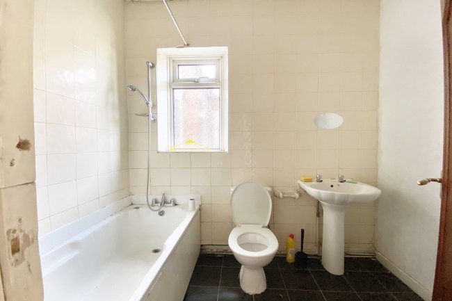 350 Manchester Road, Droylsden, Manchester, M43 6QX
 6