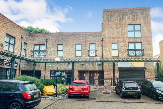 11 Russell Place, Greenland Dock, London SE16 7PL
 8