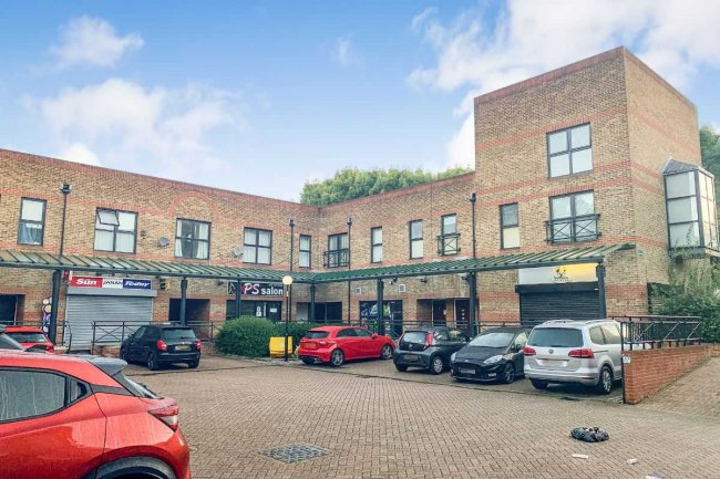 11 Russell Place, Greenland Dock, London SE16 7PL
 8