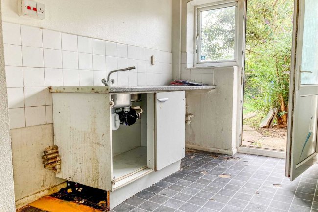 26 Morcom Road, Dunstable, LU5 4EF
 3