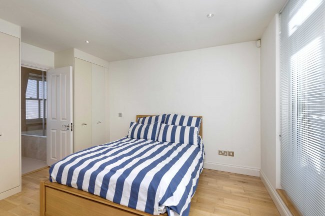 8 Rosemont Road, West Hampstead, London NW3 6NE 
 4