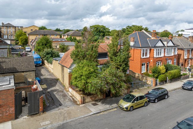 1-4 Queensthorpe Mews, Queensthorpe Road, London, SE26 4PN
 8