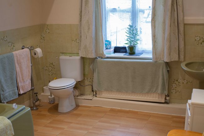 Ashwell House & The Coach House, 11 & 11a London Road, Long Sutton, Lincolnshire, PE12 9EA
 4