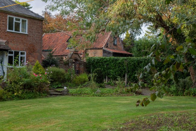 Ashwell House & The Coach House, 11 & 11a London Road, Long Sutton, Lincolnshire, PE12 9EA
 4