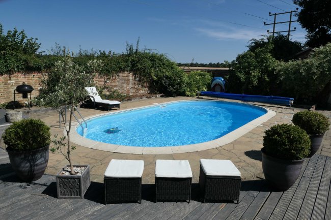 1 Orchard Cottages, Bottle Lane, Littlewick Green, Maidenhead, Berkshire, SL6 3SB
 3