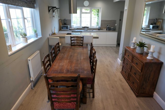 1 Orchard Cottages, Bottle Lane, Littlewick Green, Maidenhead, Berkshire, SL6 3SB
 3