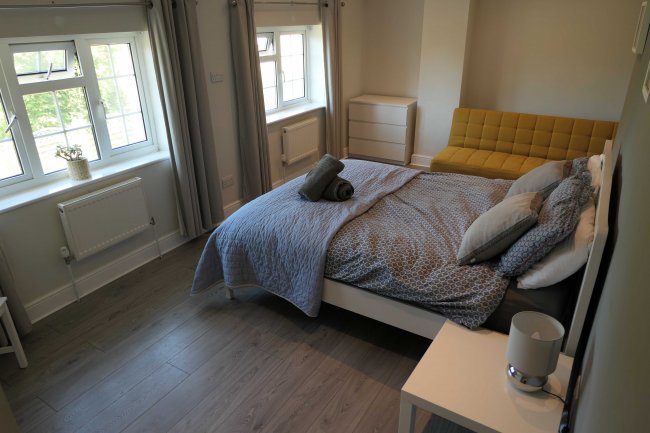 1 Orchard Cottages, Bottle Lane, Littlewick Green, Maidenhead, Berkshire, SL6 3SB
 3