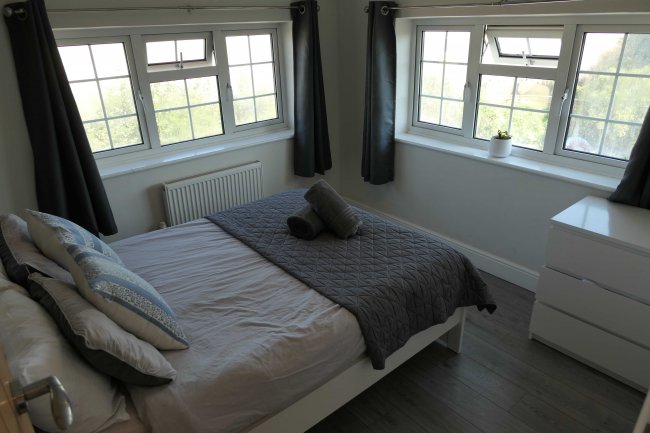 1 Orchard Cottages, Bottle Lane, Littlewick Green, Maidenhead, Berkshire, SL6 3SB
 3