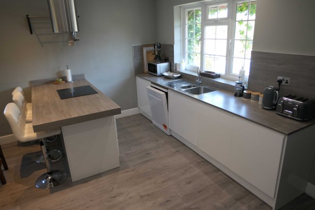 1 Orchard Cottages, Bottle Lane, Littlewick Green, Maidenhead, Berkshire, SL6 3SB
 3