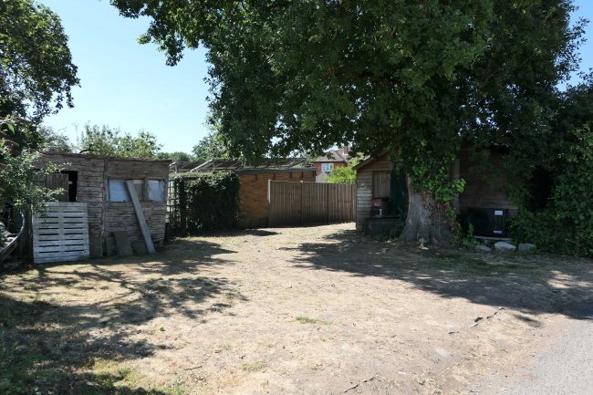 1 Orchard Cottages, Bottle Lane, Littlewick Green, Maidenhead, Berkshire, SL6 3SB
 3