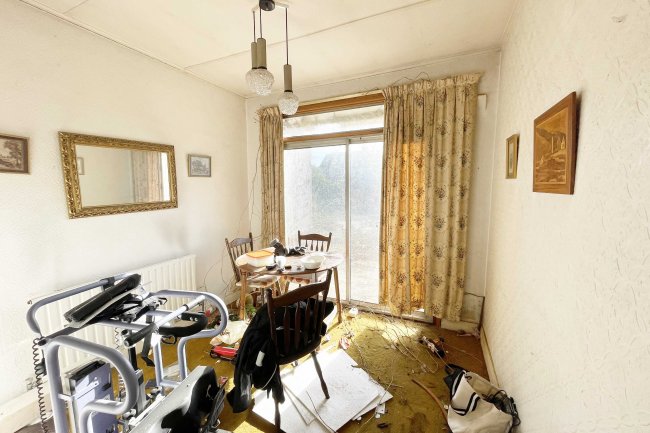 4 Ashley Avenue, Ilford, Essex, IG6 2JE
 6