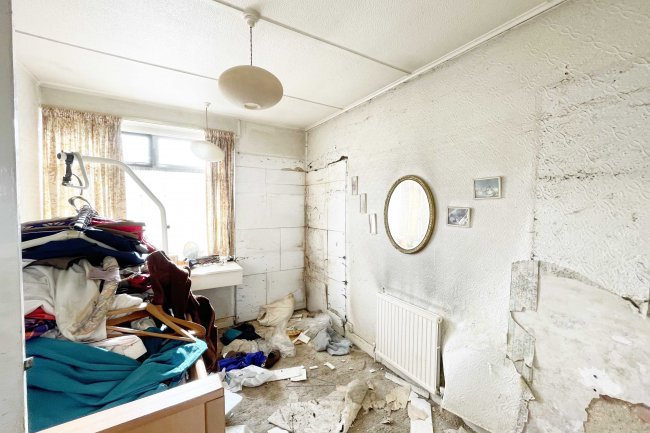 4 Ashley Avenue, Ilford, Essex, IG6 2JE
 6