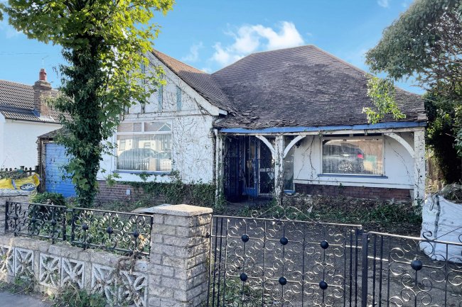 4 Ashley Avenue, Ilford, Essex, IG6 2JE
 6