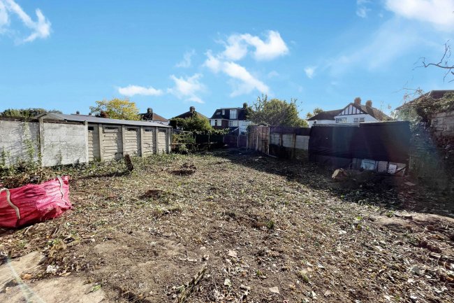 4 Ashley Avenue, Ilford, Essex, IG6 2JE
 6