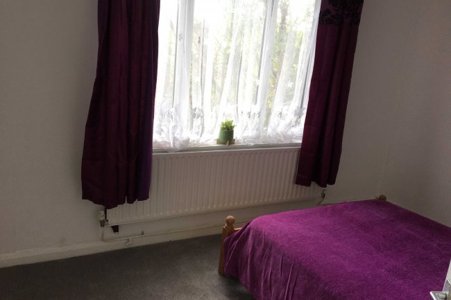 33C Canadian Avenue, Catford, London SE6 3AU
 5