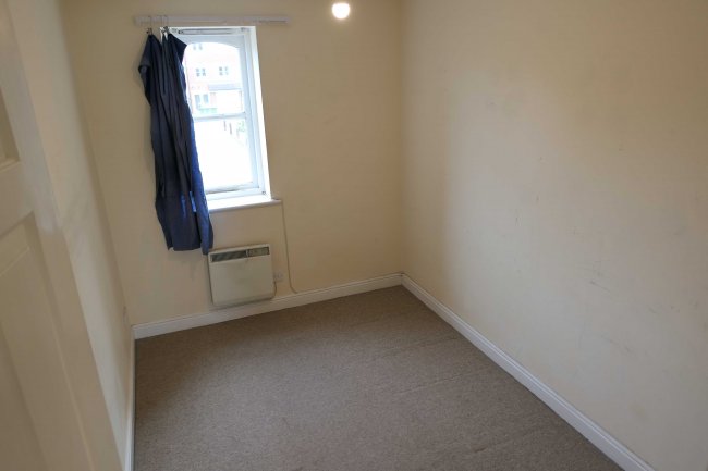 25 Riverhope Mansions, Harlinger Street, Woolwich, London, SE18 5SS
 2