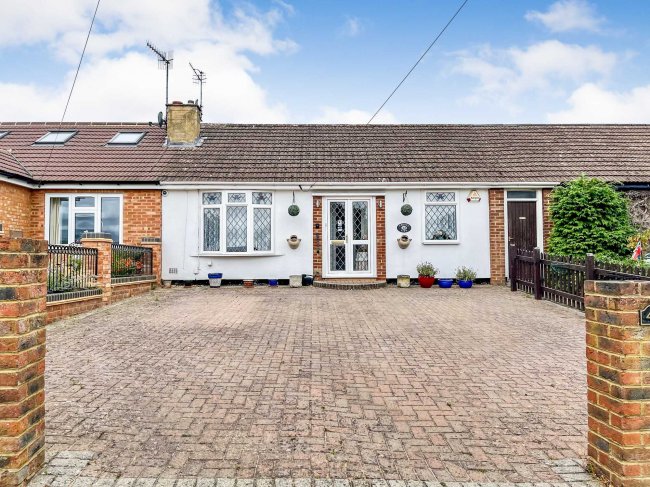 42 Abbots View, Kings Langley, Hertfordshire, WD4 8AW
 2