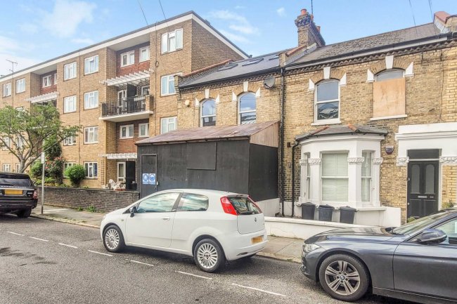 37 Rigault Road, Fulham, London, SW6 4JJ 4